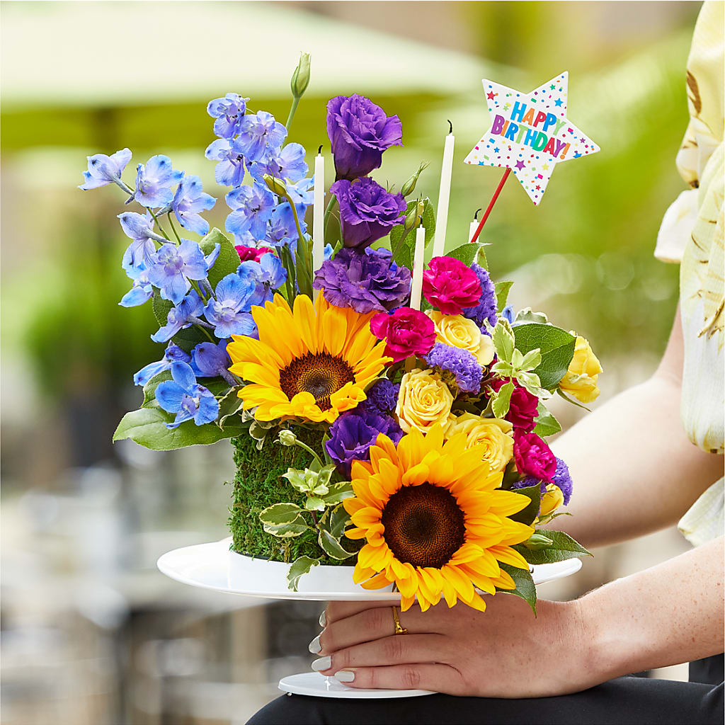 Star of the Day Floral Cake – Lemon Tree Florist, Kemp TX