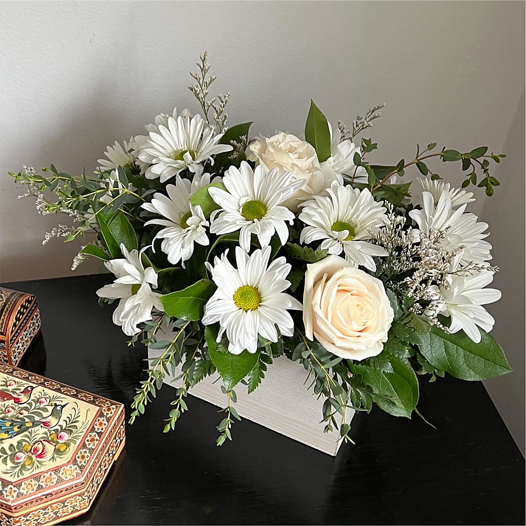 Fresh Linen Box Bouquet –  Lemon Tree Florist, Kemp TX